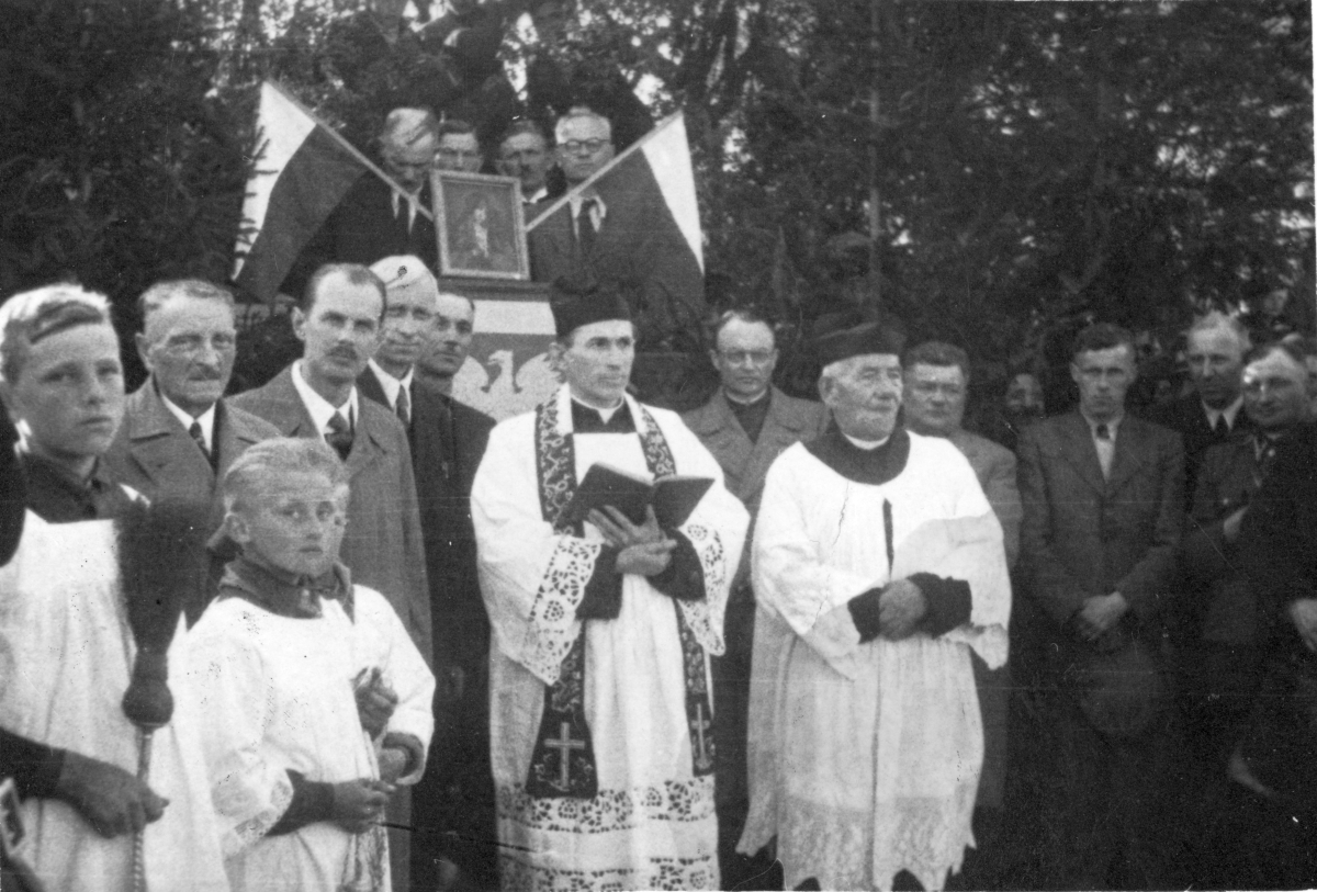 ekshumacja cial pomordowanych 1946 3
