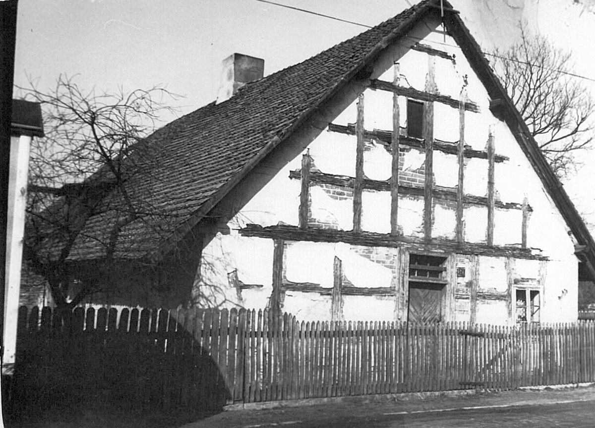 budynek mur pruski 1990 3