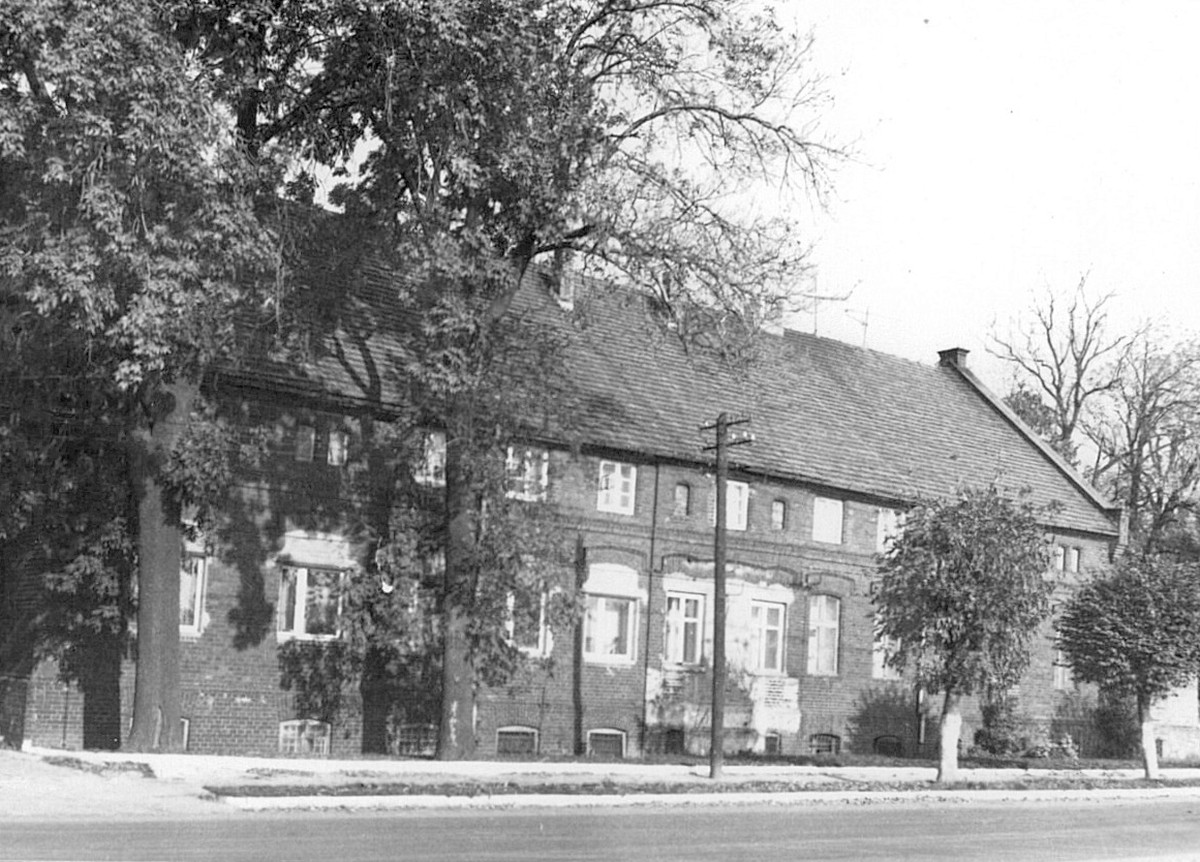 dom pracownikow cukrowni 1990 2